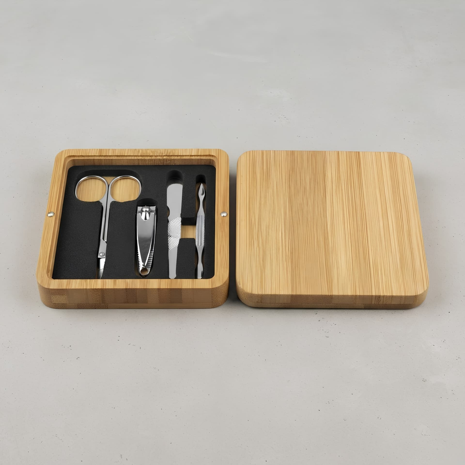 Mulla Bamboo Manicure Set